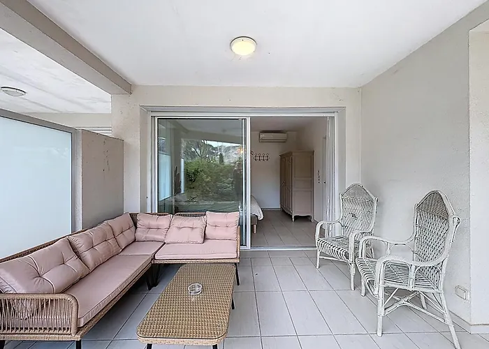 Appartement A Proximite De La Plage De Calvi 卡尔维